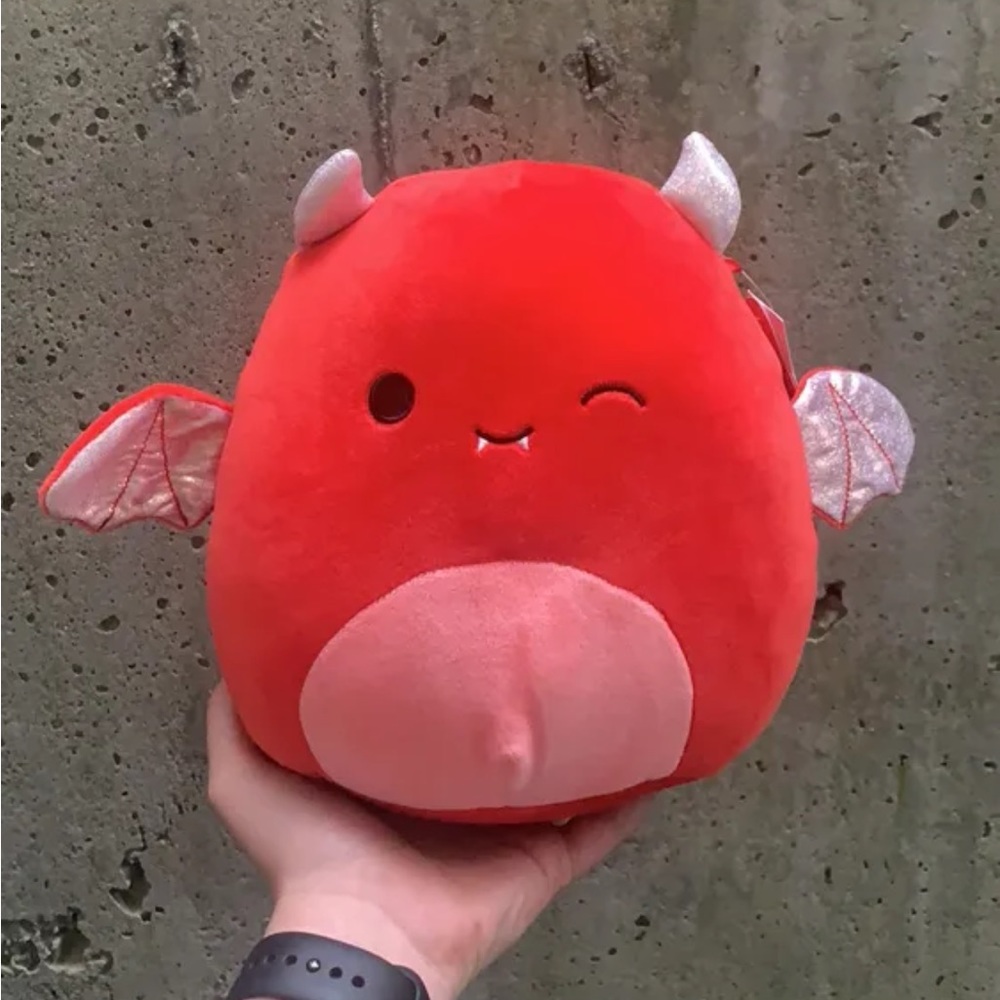 karlie 8” halloween squishmallow